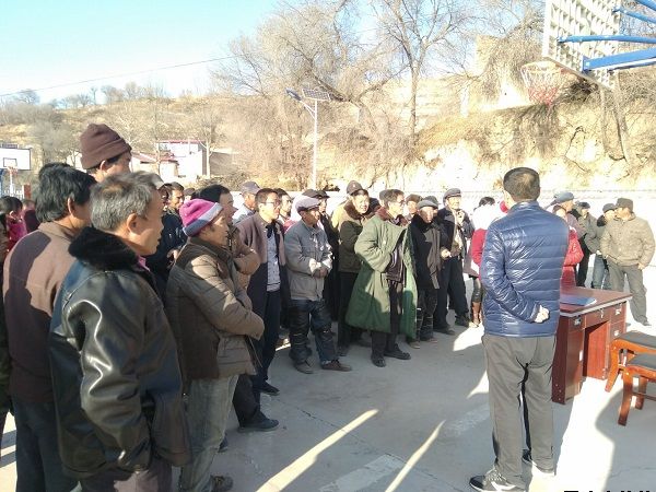 公司在靜寧縣細(xì)巷鎮(zhèn)中華村曹川村舉辦冬季果園管理技術(shù)培訓(xùn)班(圖2) 公司在靜寧縣細(xì)巷鎮(zhèn)中華村曹川村舉辦冬季果園管理技術(shù)培訓(xùn)班(圖2)