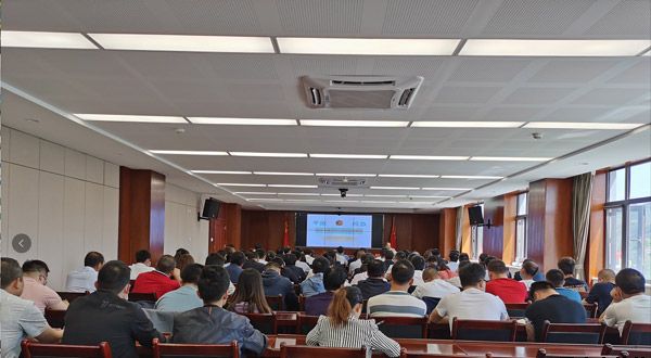 泓源公司組織開展安全生產(chǎn)知識專題培訓(圖2) 泓源公司組織開展安全生產(chǎn)知識專題培訓(圖2)